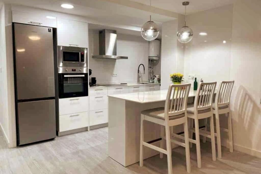 New Stylish Beach Front Apartment 쿠엘라 외부 사진