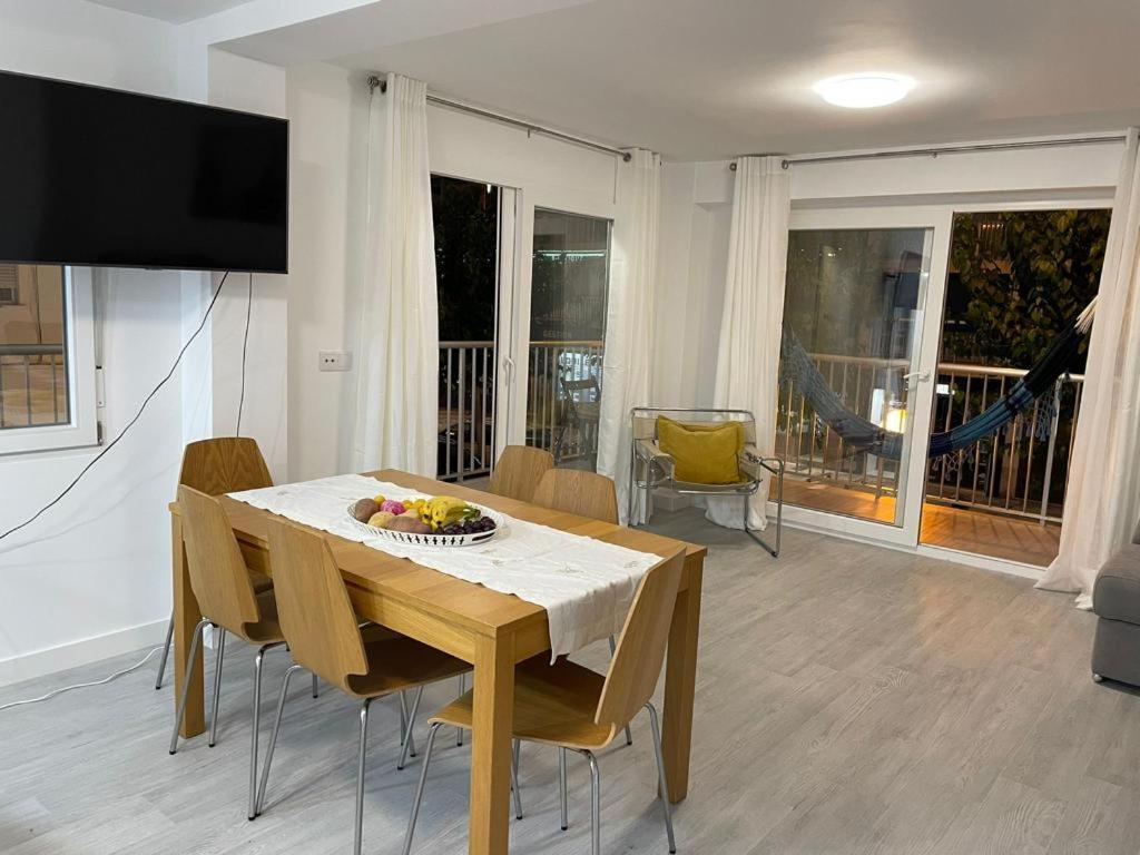 New Stylish Beach Front Apartment 쿠엘라 외부 사진