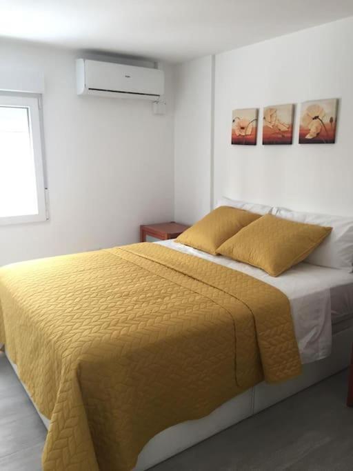 New Stylish Beach Front Apartment 쿠엘라 외부 사진